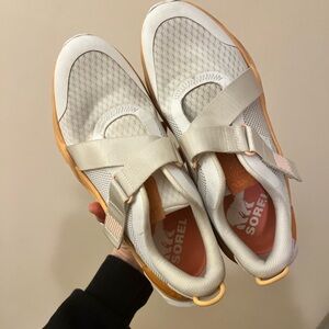 Women’s Sorel Cream and Tangerine Athletic Shoes - Size 11